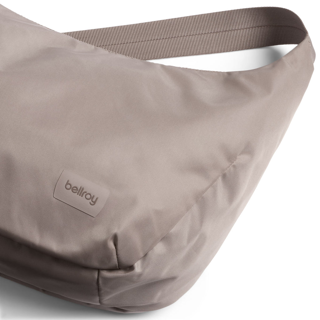 Laneway Crescent Bag / 7L - Fawn