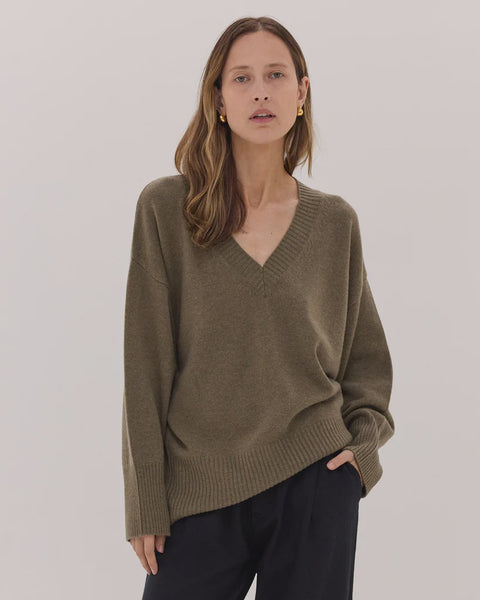 The Classic V Jumper - Breen