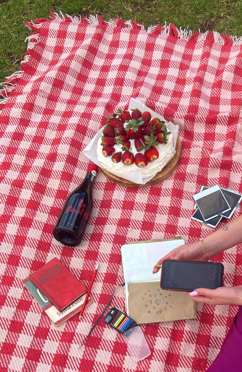 Thicky Rug - Pinot & Pavlova